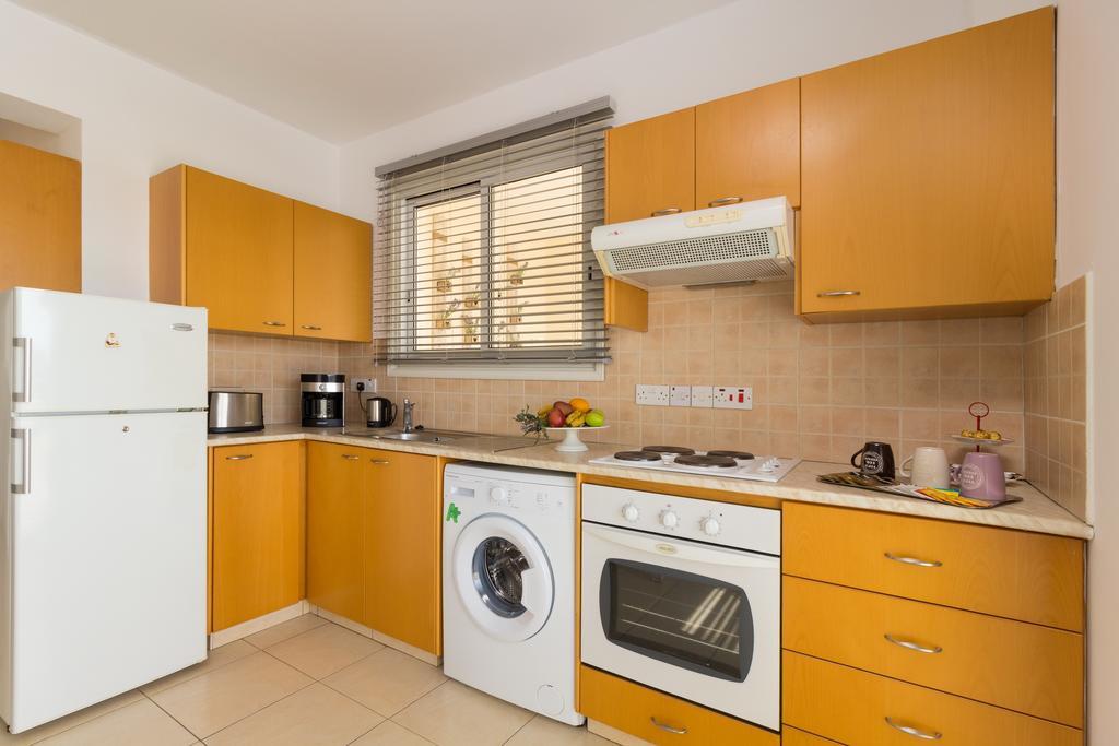 Elena Court Apt 401 Daire Larnaca Dış mekan fotoğraf