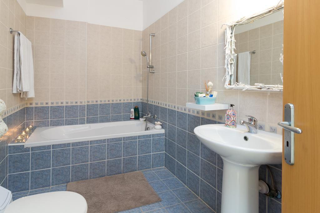 Elena Court Apt 401 Daire Larnaca Dış mekan fotoğraf